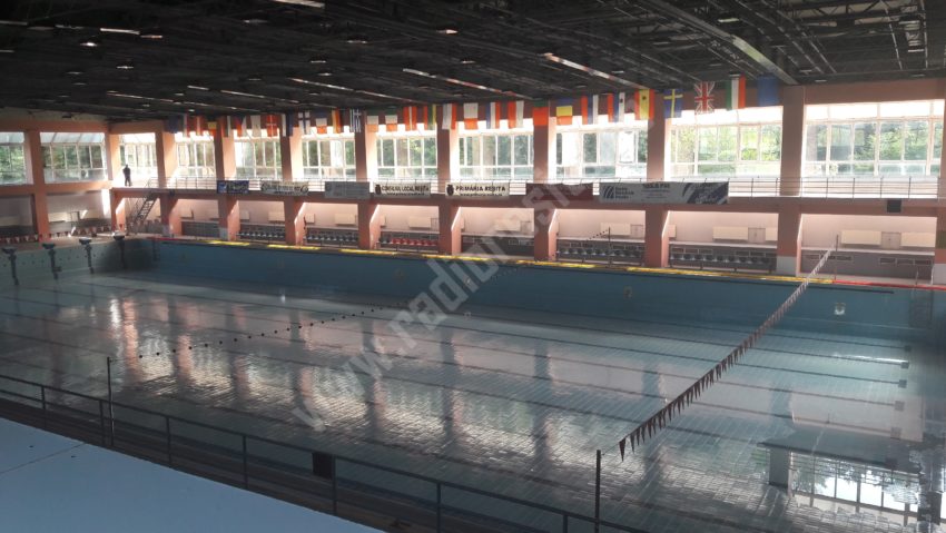 [VIDEO-FOTO] Lucrări de mentenanță la Complexul Municipal de Sport și Sănătate ”Ioan Schuster” din Reșița