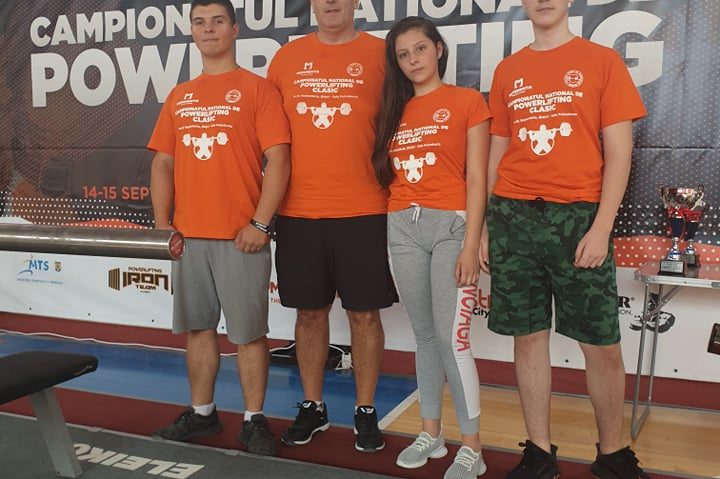 Sportivii de la CS POWERLIFTING HERCULANE au adus 16 medalii de la Campionatul Național de la Blejoi!