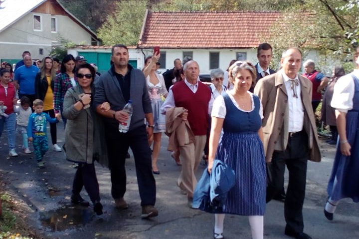 [FOTO-AUDIO] Kirchweih-ul nemţilor din Văliug, sărbătorit în Banatul de Munte