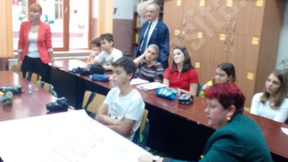 [FOTO-AUDIO] Ziua Unităţii Germane marcată la Colegiul Naţional „Diaconovici-Tietz” şi la Biblioteca „Alexander Tietz” din Reşiţa