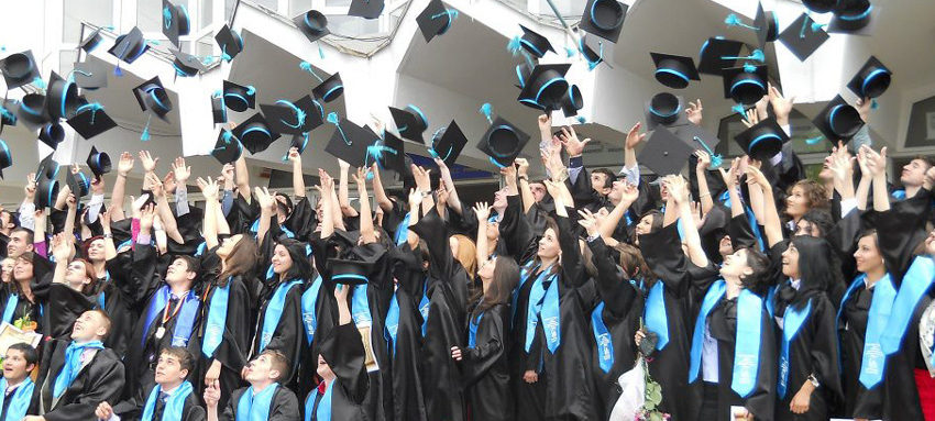 [FOTO] În această seară de vineri, ora 20:20, la emisiunea „Studenţiada” ne întâlnim cu doi Moştenitori ai României, studenţii Andra Jurca şi Alexandru Vuc