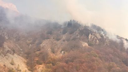 [UPDATE] Incendiile de vegetaţie continuă să ridice mari probleme în Caraş-Severin