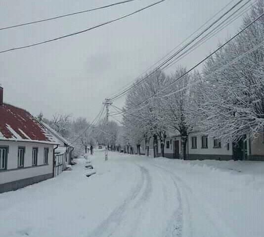 [FOTO] Staţiunile montane din Caraş-Severin, în straie de sezon, aşteaptă turiştii de weekend