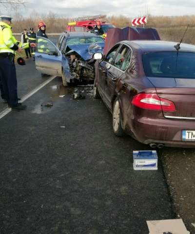 Grav accident in judeţul Timiş. O persoană a murit iar alte 9 sunt rănite