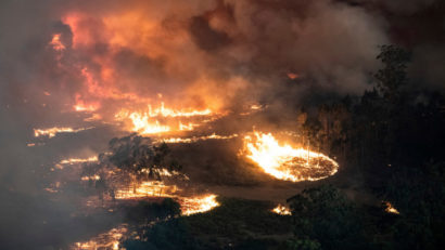 Australia a emis noi avertismente şi ordine de evacuare