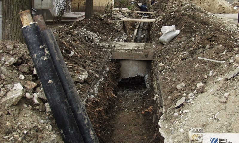 [AUDIO] Lucrările de reabilitare și extindere a reţelei de apă şi canal din Reşiţa, la mila justiţiei