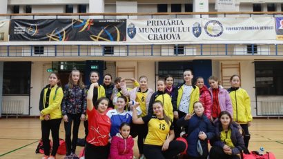 Micile zeițe de pe Valea Cernei participă la TURNEUL PRIETENIEI la handbal de la Râmnicu Vâlcea!