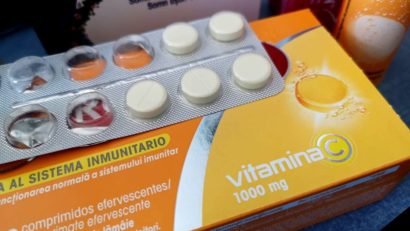 Vitamina C a dispărut din farmacii. Colegiul Farmaciştilor din Caraş-Severin atrage atenţia:”Vitamina C mai ales în doze mari poate să facă mai mult rău decât bine”!