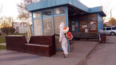 Primăriile Reşiţa, Caransebeş şi Moldova Nouă au dezinfectat străzi, locuri de joacă şi staţii de autobuz pentru siguranţa cetăţenilor!