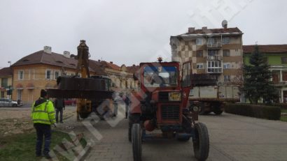 Covid-19: Fără bănci în centrul Caransebeşului şi Piaţa Gugulanilor închisă