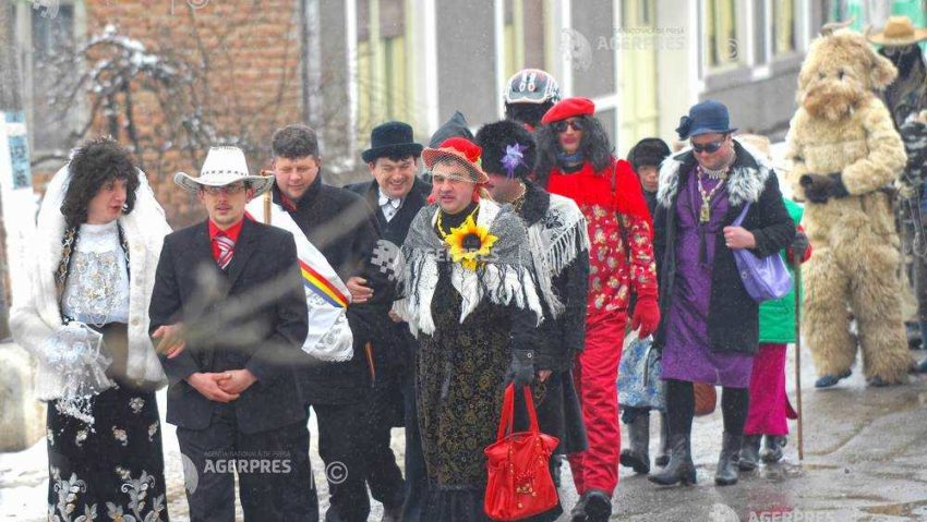 [FOTO] Vechi tradiţii populare româneşti din Banat prezentate la Reşiţa