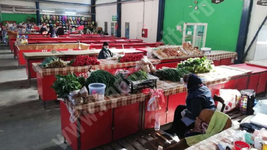 Pieţele agroalimentare din Reşiţa funcţionează în sistem semideschis