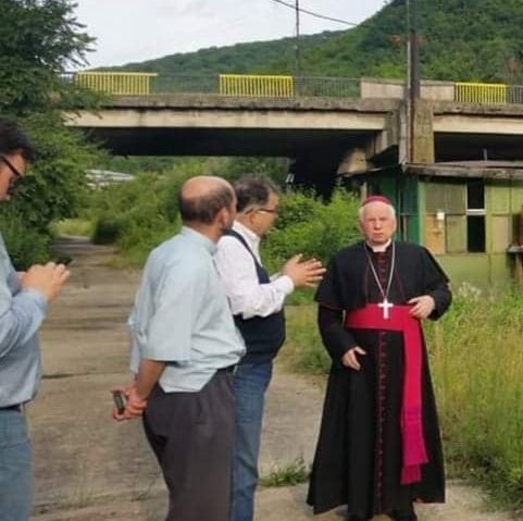 [AUDIO-FOTO] Mai e mult până departe: Noua biserică greco-catolică din Reşiţa, îngropată în birocraţie