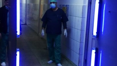 Misiune îndeplinită! 3 dispozitive de tip tunel pentru dezinfecţie au ajuns la Spitalul Judeţean Reşiţa Implică-te şi TU! Donează 2 EURO la numărul 8837 cu textul RESITA