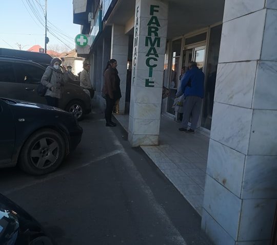 Farmaciile din Reşiţa au program special de 1 Mai!