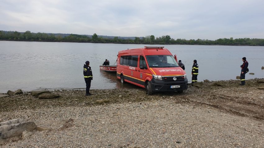 [AUDIO] Continuă căutarea migranţilor înecaţi în Dunăre