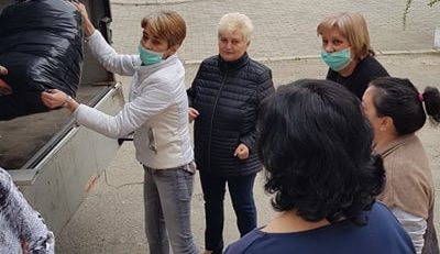 [FOTO-AUDIO] Primăria Bocşa împarte 10.000 de măşti cetăţenilor oraşului