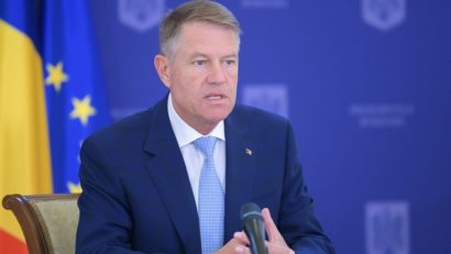 Klaus Iohannis:”De mâine intrăm într-o nouă etapă. Nu vor urma trei zile fără restricţii. Dacă situatia se va înrăutăţi, atunci nu voi ezita să declar din nou stare de urgenţă!”