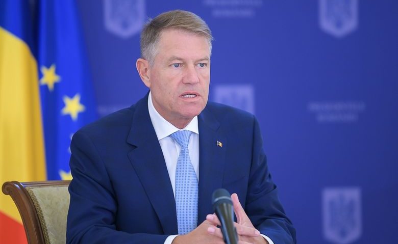 Klaus Iohannis:”De mâine intrăm într-o nouă etapă. Nu vor urma trei zile fără restricţii. Dacă situatia se va înrăutăţi, atunci nu voi ezita să declar din nou stare de urgenţă!”