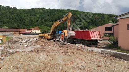 [FOTO-AUDIO] O nouă zonă comercială în Reşiţa, pe fostele platforme ale CET şi Prescom