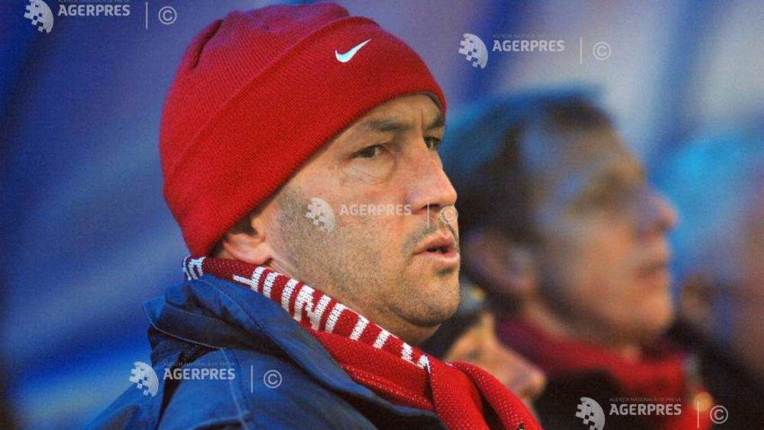 Walter Zenga o va antrena pe Cagliari şi în sezonul viitor