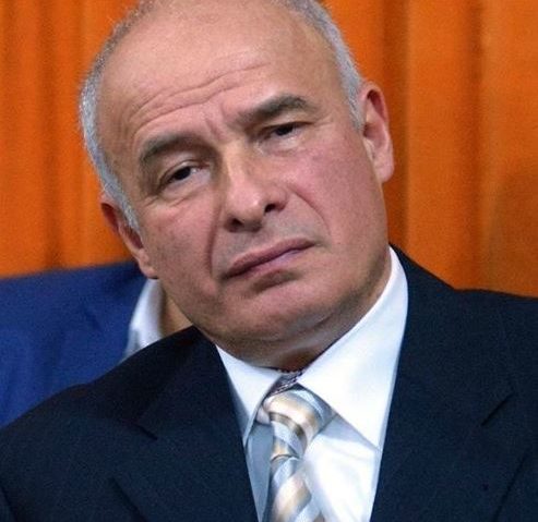 Romeo Dumitrescu a demisionat de la conducerea DSP Caraş-Severin. „Demisia mea este un pas foarte serios, nu mai tolerez, umilinţe, salariu de bătaie de joc, am fost trataţi ca nişte servitori ordinari şi nu mai vreau, gata!”