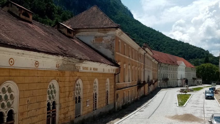 [FOTO][AUDIO] Lucrările de modernizare a Centrului Istoric din Băile Herculane intră într-o nouă etapă!