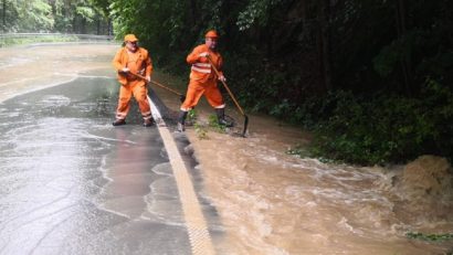 Caraş-Severin: Nu mai sunt drumuri cu circulaţia întreruptă din cauza vremii nefavorabile