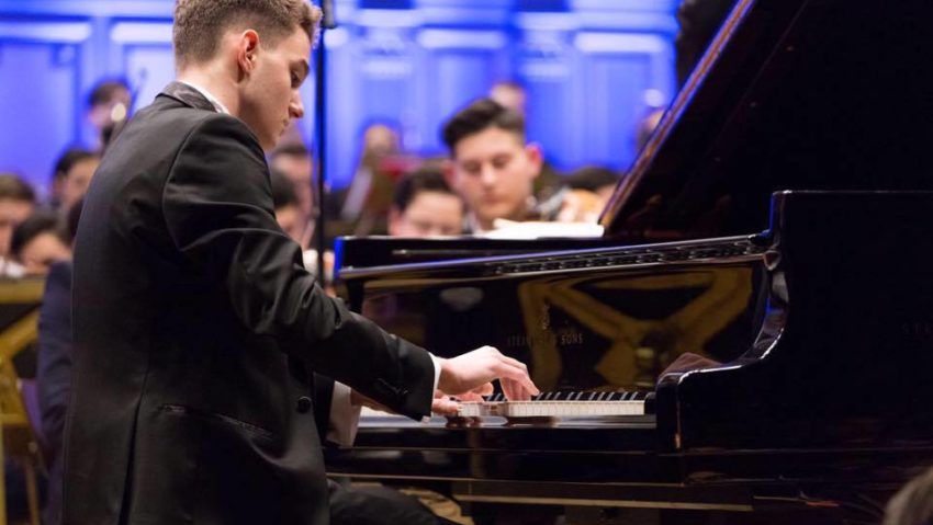 [FOTO] Pianistul Luca Rusu în această seară, ora 22:15, la Boema!