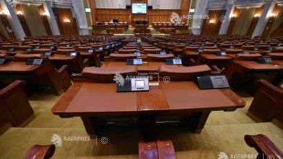 Şedinţa Parlamentului pentru dezbaterea moţiunii de cenzură nu s-a putut desfăşura din lipsa cvorumului