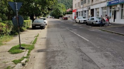 Fără autovehicule până în 15 septembrie pe strada Corbului din Reşiţa