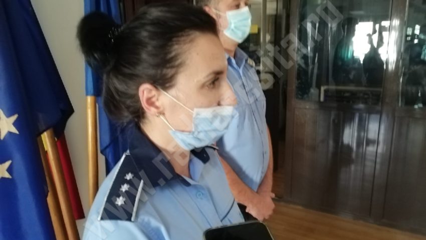 Scandal între cetățenii care așteptau în fața secției de votare de la Zorlențu Mare