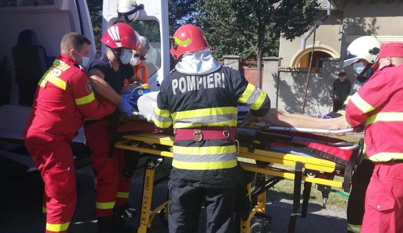 Pompierii de la ISU Timiş au fost solicitaţi să intervină la două accidente