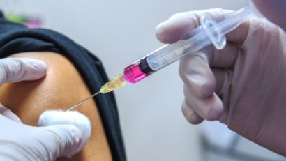 Mai multe farmacii din Caransebeş şi Oţelu-Roşu fac demersuri pentru vaccinarea antigripală