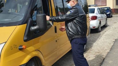 [FOTO] Siguranţa şcolară, în atenţia poliţiei şi jandarmeriei cărăşene