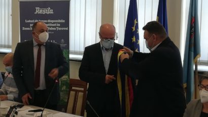 [AUDIO-FOTO] Primarul Ioan Popa la depunerea jurământului: Prin munca noastră putem transforma oraşul, astfel încât tinerii să rămână aici