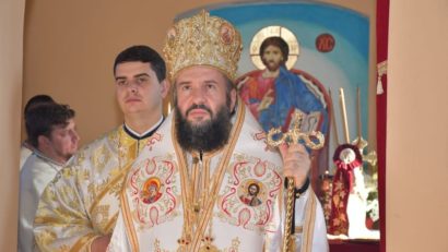 Prea Sfinţia Sa Lucian, Episcopul Caransebeşului, în mijlocul enoriaşilor din Potoc