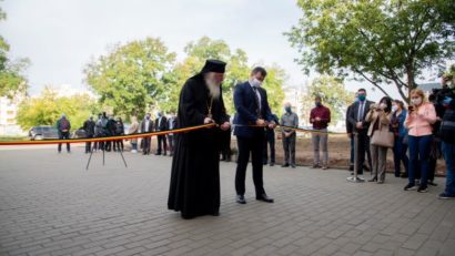 Universitatea de Vest din Timișoara a inaugurat astăzi, de Ziua Educației, noul sediu în care își va desfășura activitatea Facultatea de Litere, Istorie și Teologie