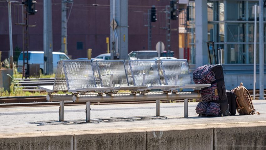 Locuitorii din Reșița, Caransebeș, Moldova Nouă și Băile Herculane ar pleca din localitatea de domiciliu sau ar emigra în altă țară