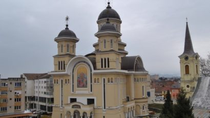 Municipiul Caransebeş nu scapă de restricţii după ce rata a depăşit pragul de 6 cazuri la mia de locuitori