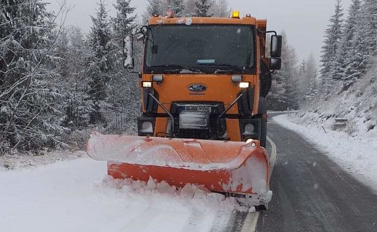 Se circulă în condiții de iarnă pe DN 57B Anina – Bozovici și DN 58 Carașova – Anina