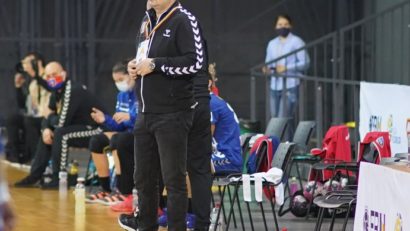 Focare de Covid la echipe feminine de handbal din Liga Națională. Și antrenorul de la SCM Râmnicu Vâlcea, reșițeanul Florentin Pera e pozitiv