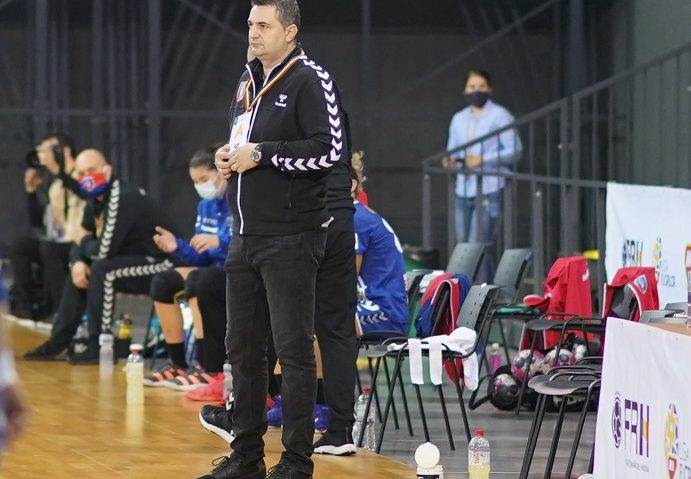 Focare de Covid la echipe feminine de handbal din Liga Națională. Și antrenorul de la SCM Râmnicu Vâlcea, reșițeanul Florentin Pera e pozitiv