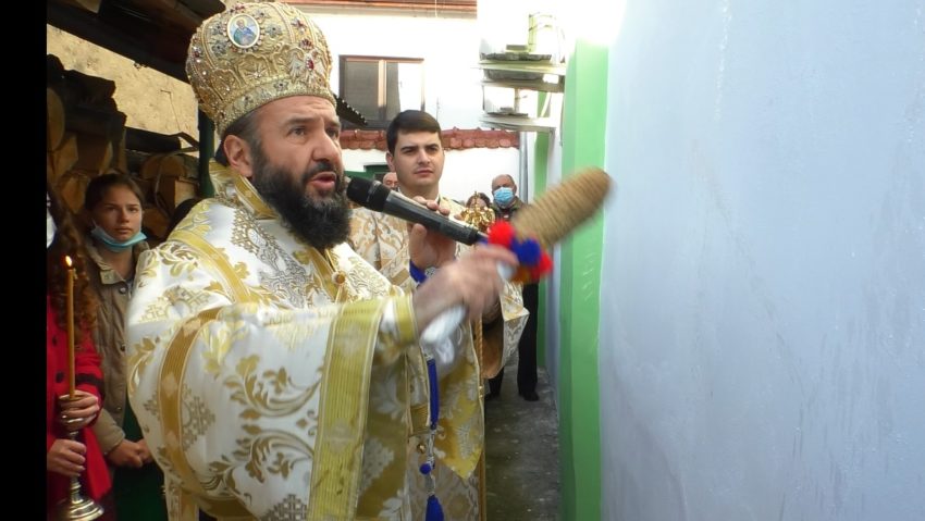 Preasfinţitul Lucian, episcopul Caransebeşului, a slujit astăzi în Parohia Şusca