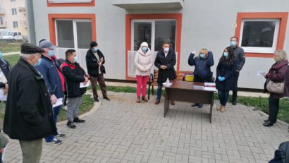 64 de locuinţe sociale au fost predate astăzi în Arad