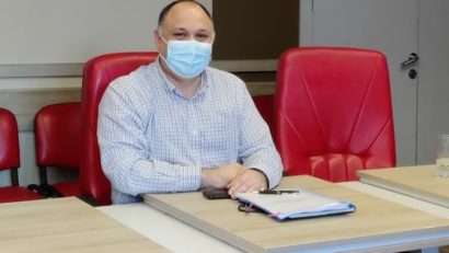 Prefectul Cristian Gâfu:”Fac apel la raţiunea cărăşenilor şi îi îndemn să marcheze 1 Decembrie de la distanţă, să nu se adune în grupuri şi să respecte toate măsurile de prevenţie!”