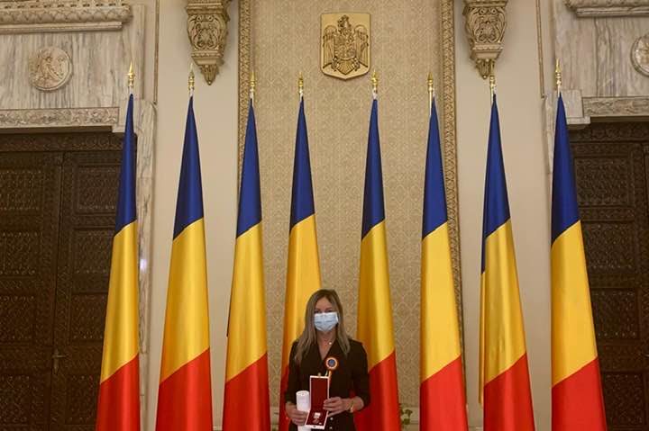 Ema Pascal de la ATI Reşiţa, decorată cu ordinul Meritul Sanitar în grad de Cavaler