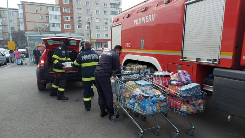 ISU Caraş-Severin oferă alimente şi cadouri celor sărmani, în pragul sărbătorilor de iarnă