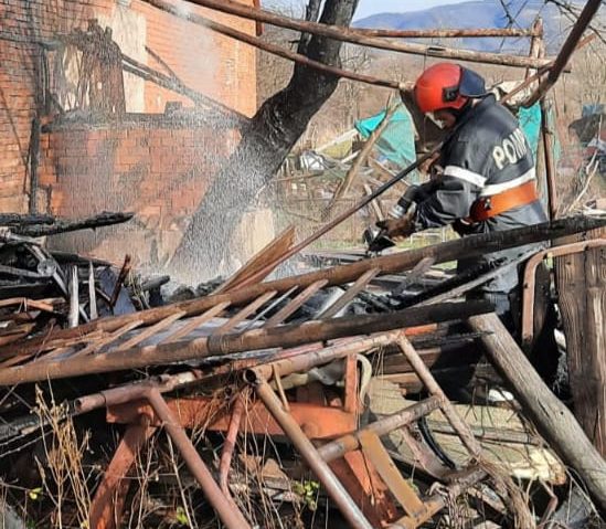 Incendiu, la Bucoșnița