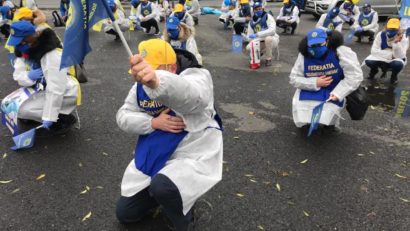 Luni, 1 martie, și marți, 2 martie Federația Solidaritatea Sanitară protestează „asediind” parlamentarii cu revendicările lucrătorilor din sănătate